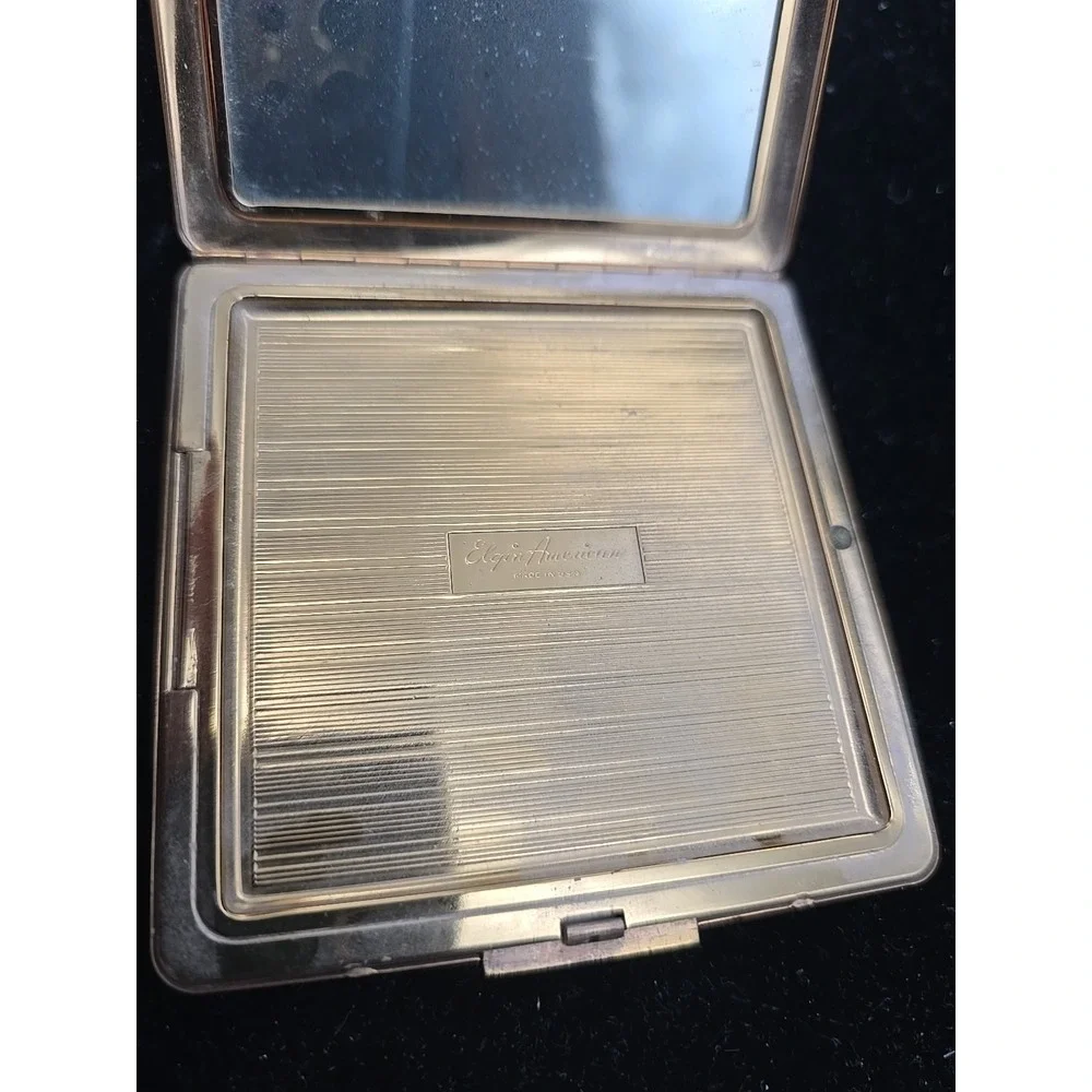 Vtg 1950s Elgin American Gold Tone Powder Compact Etched Top Case Square Brass